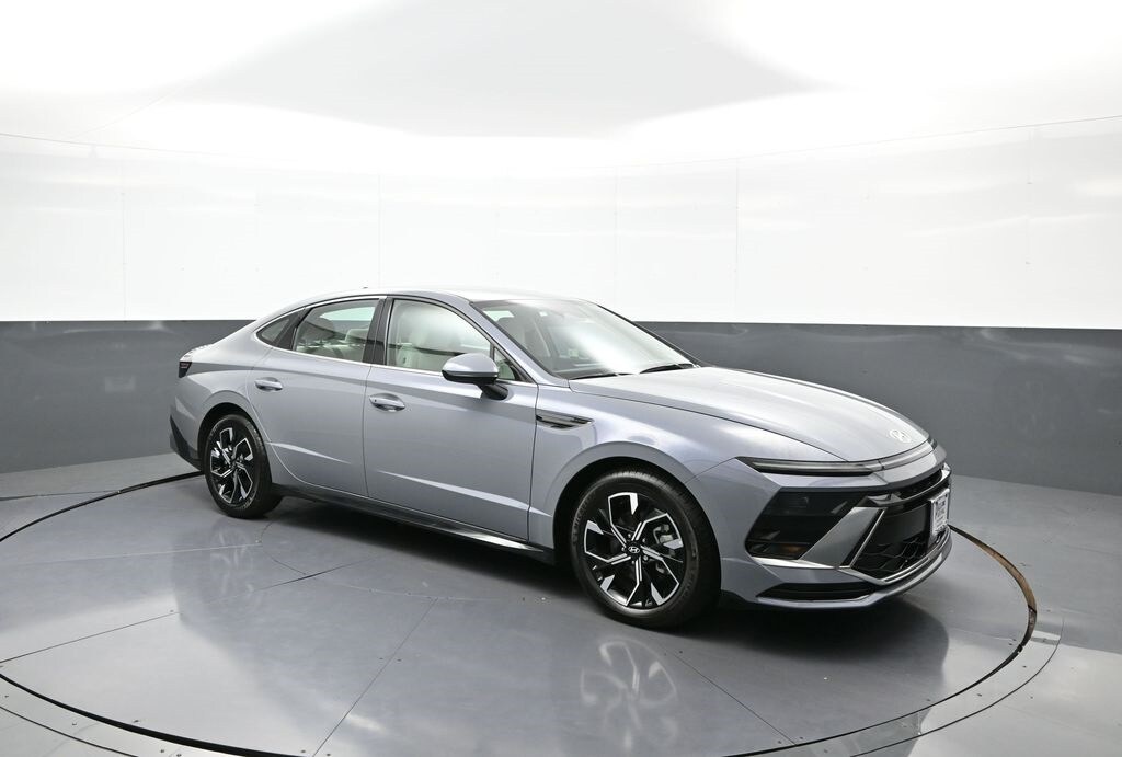2025 Hyundai Sonata SEL photo 4