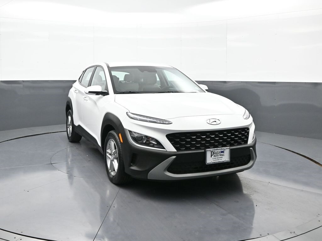 2023 Hyundai Kona SE photo 3