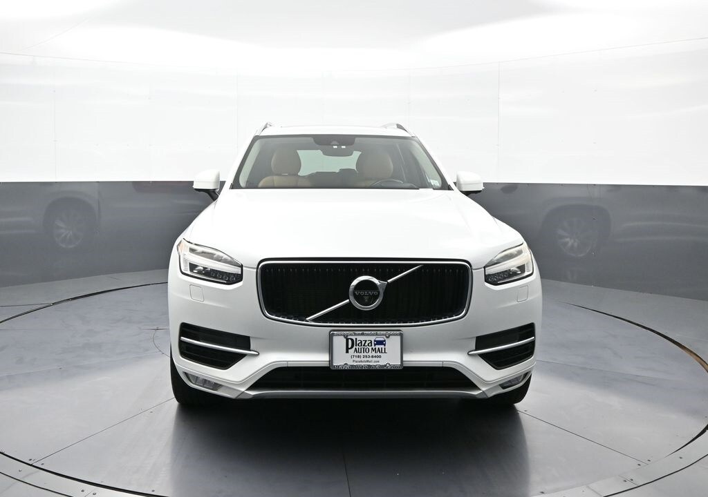 2016 Volvo XC90 T6 Momentum photo 2