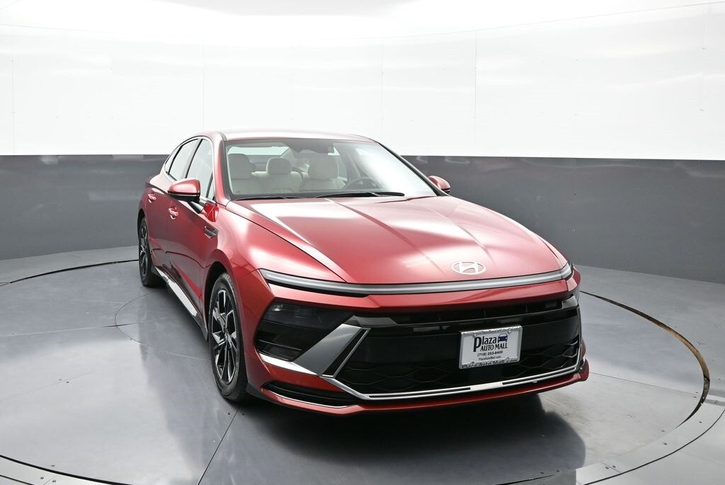 2025 Hyundai Sonata SEL photo 3