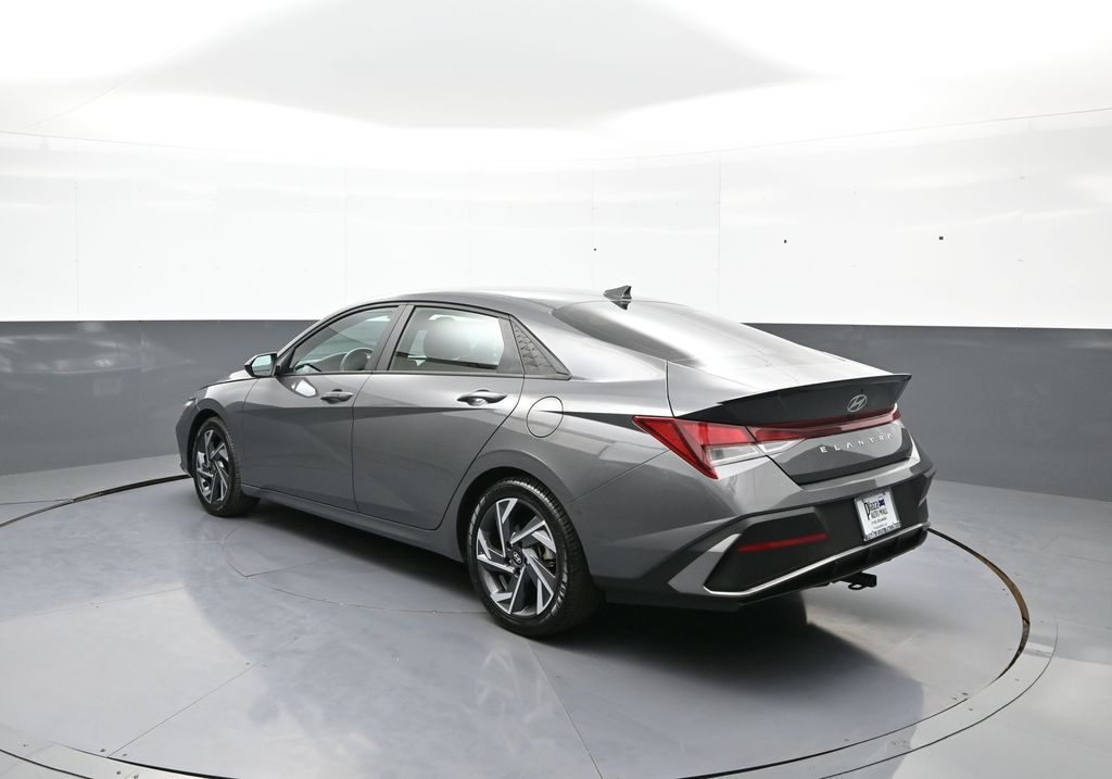2025 Hyundai Elantra SEL - Photo 8