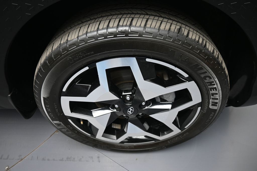 2023 Hyundai Santa Cruz Limited - Photo 13