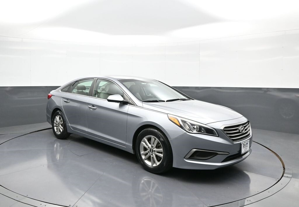 2017 Hyundai Sonata Base photo 4