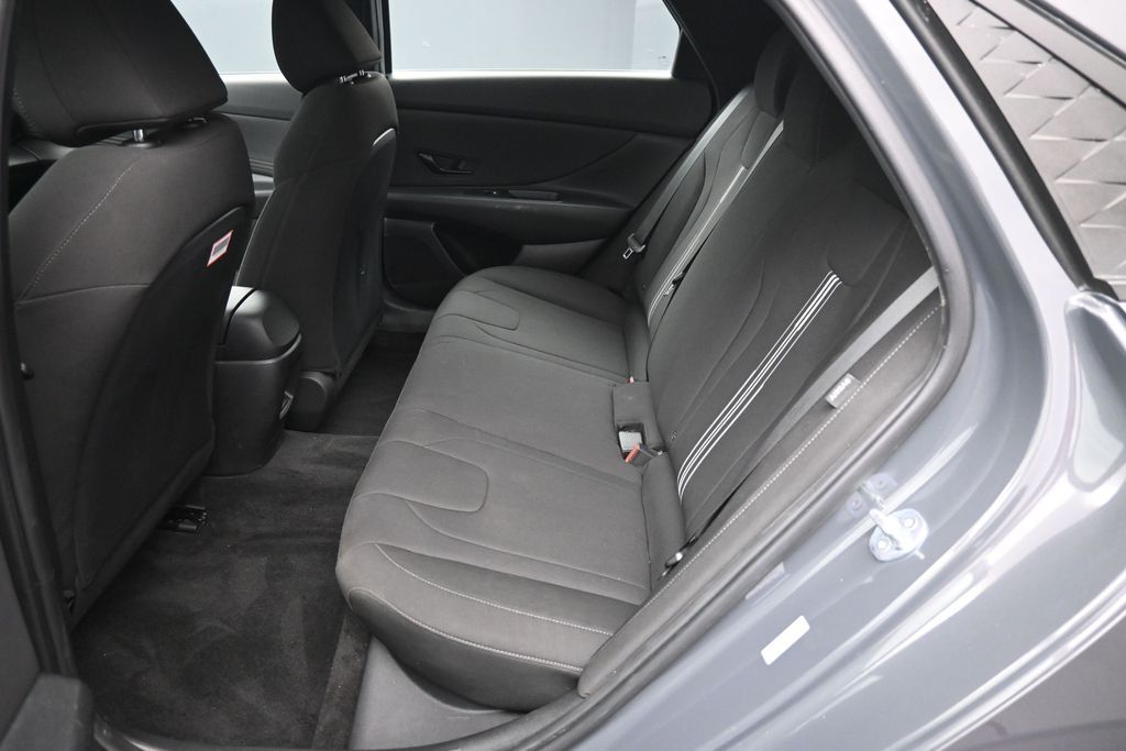 2025 Hyundai Elantra SEL - Photo 19