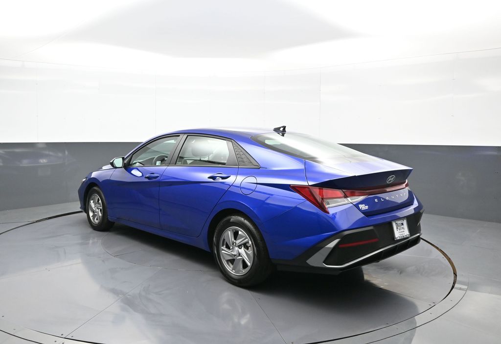 2025 Hyundai Elantra SE - Photo 8