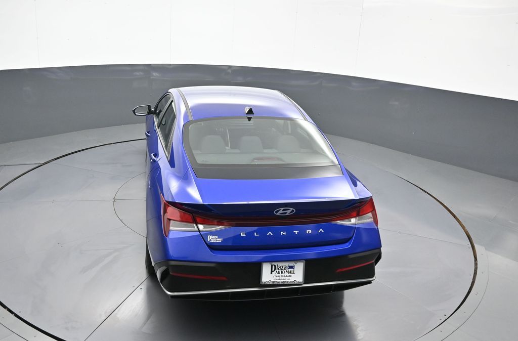 2025 Hyundai Elantra SE - Photo 37