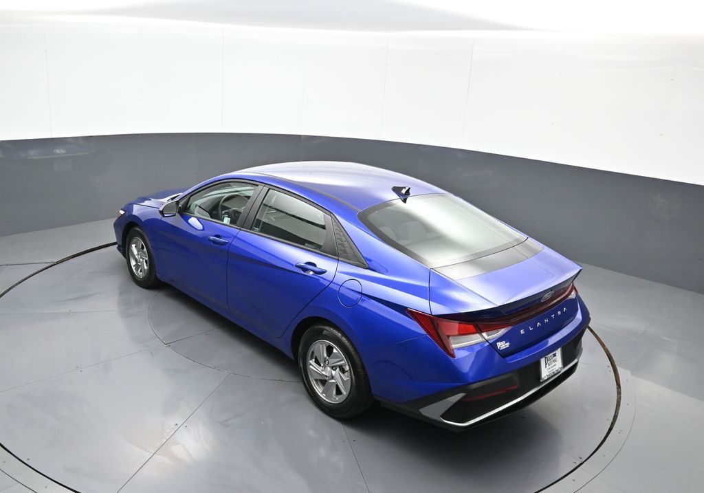 2025 Hyundai Elantra SE - Photo 38