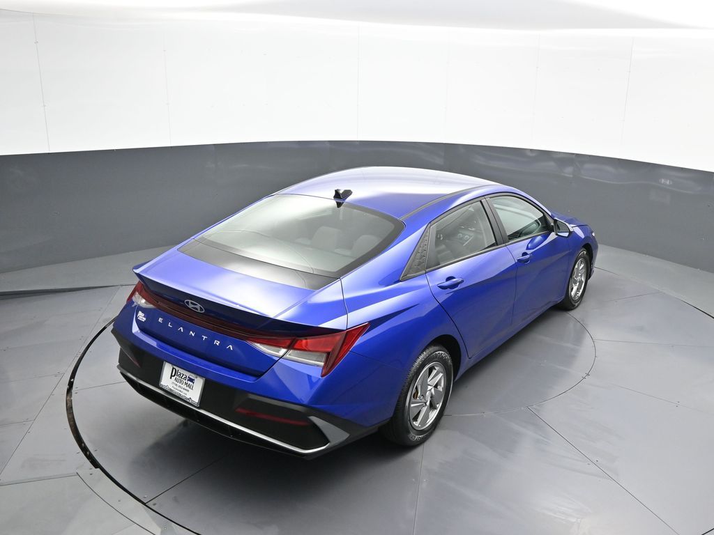 2025 Hyundai Elantra SE - Photo 36