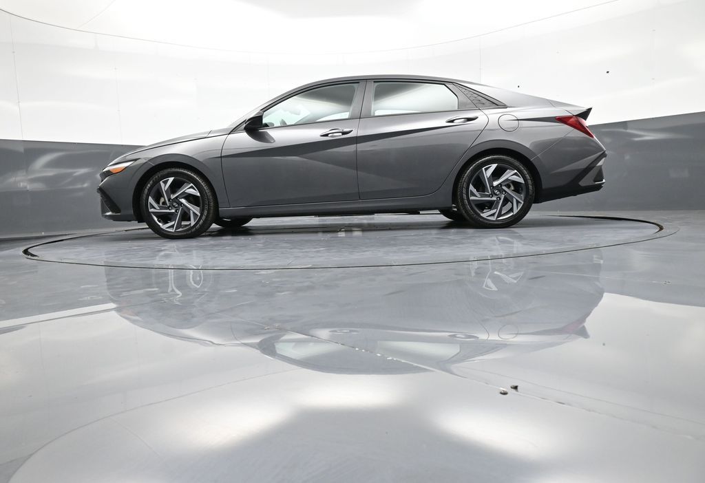 2025 Hyundai Elantra SEL - Photo 30