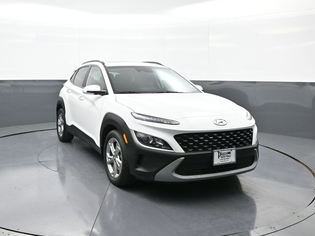 2023 Hyundai Kona SEL photo 3