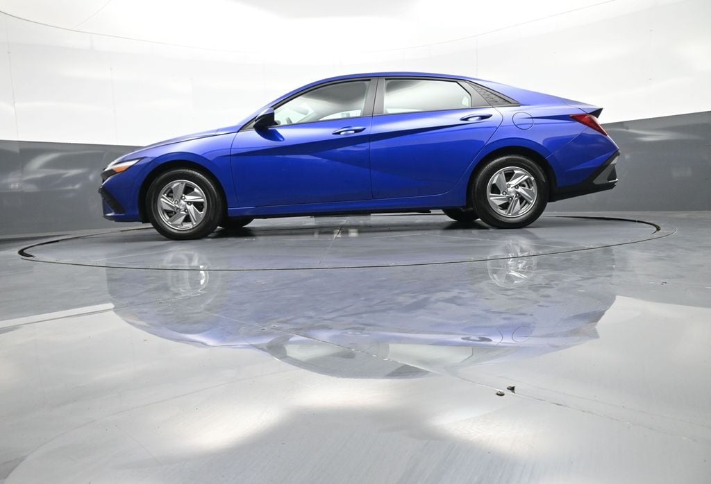 2025 Hyundai Elantra SE - Photo 31