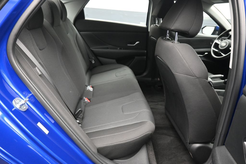 2025 Hyundai Elantra SE - Photo 22