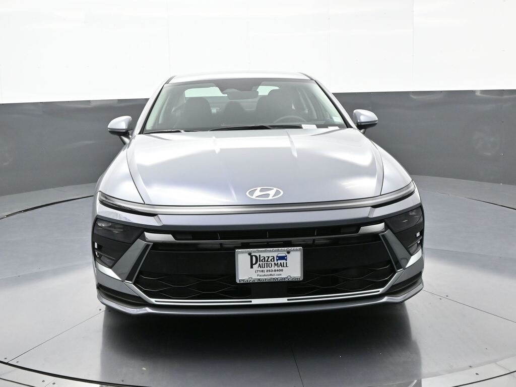 2025 Hyundai Sonata SE photo 2