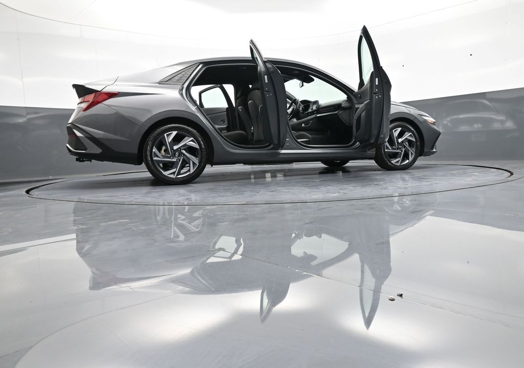 2025 Hyundai Elantra SEL - Photo 45