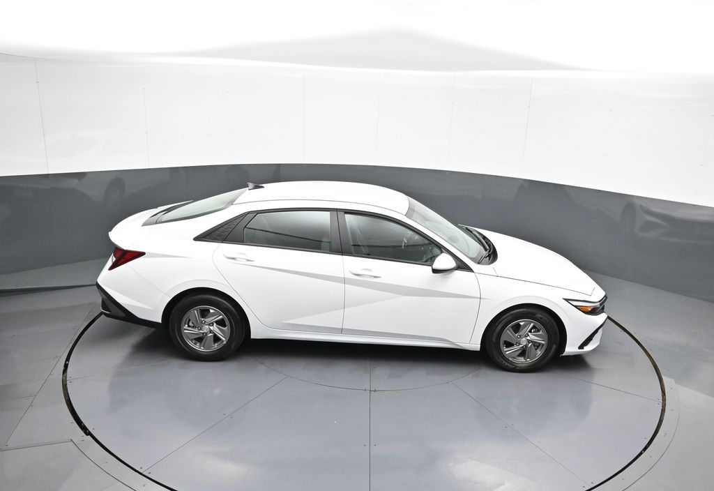 2025 Hyundai Elantra SE - Photo 36