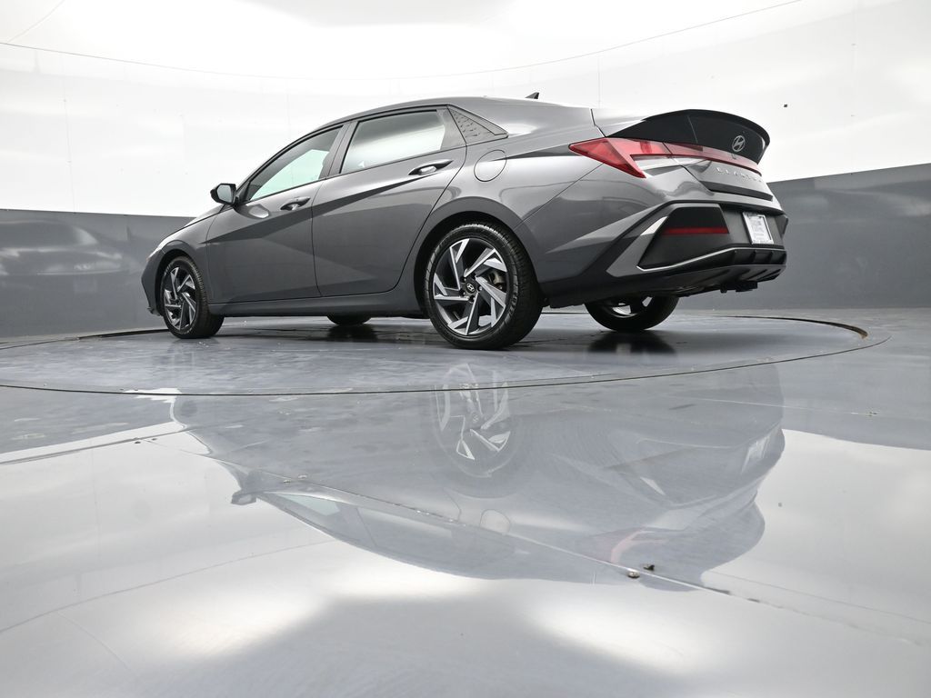 2025 Hyundai Elantra SEL - Photo 29