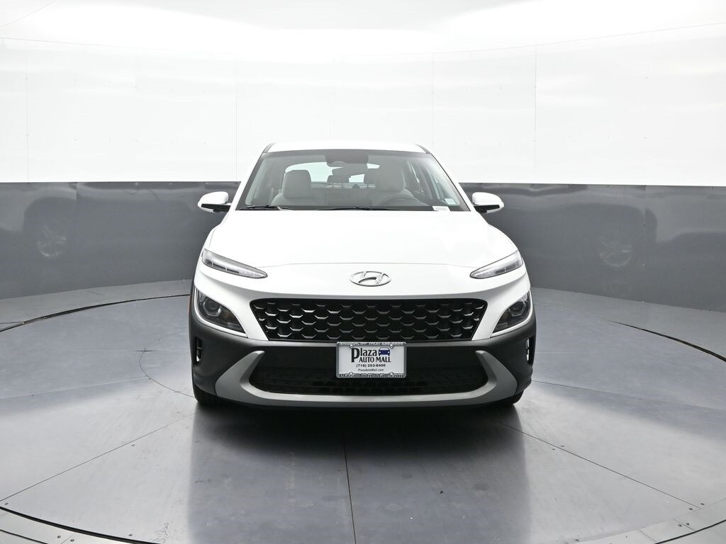 2023 Hyundai Kona SE photo 2