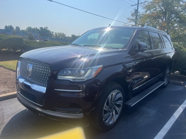 2024 Lincoln Navigator L Premiere photo 2