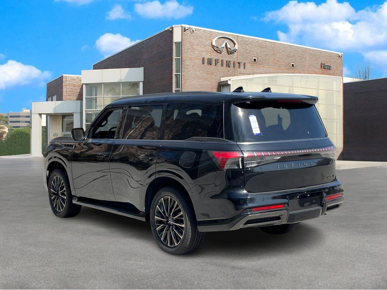 2025 Infiniti QX80 photo 3