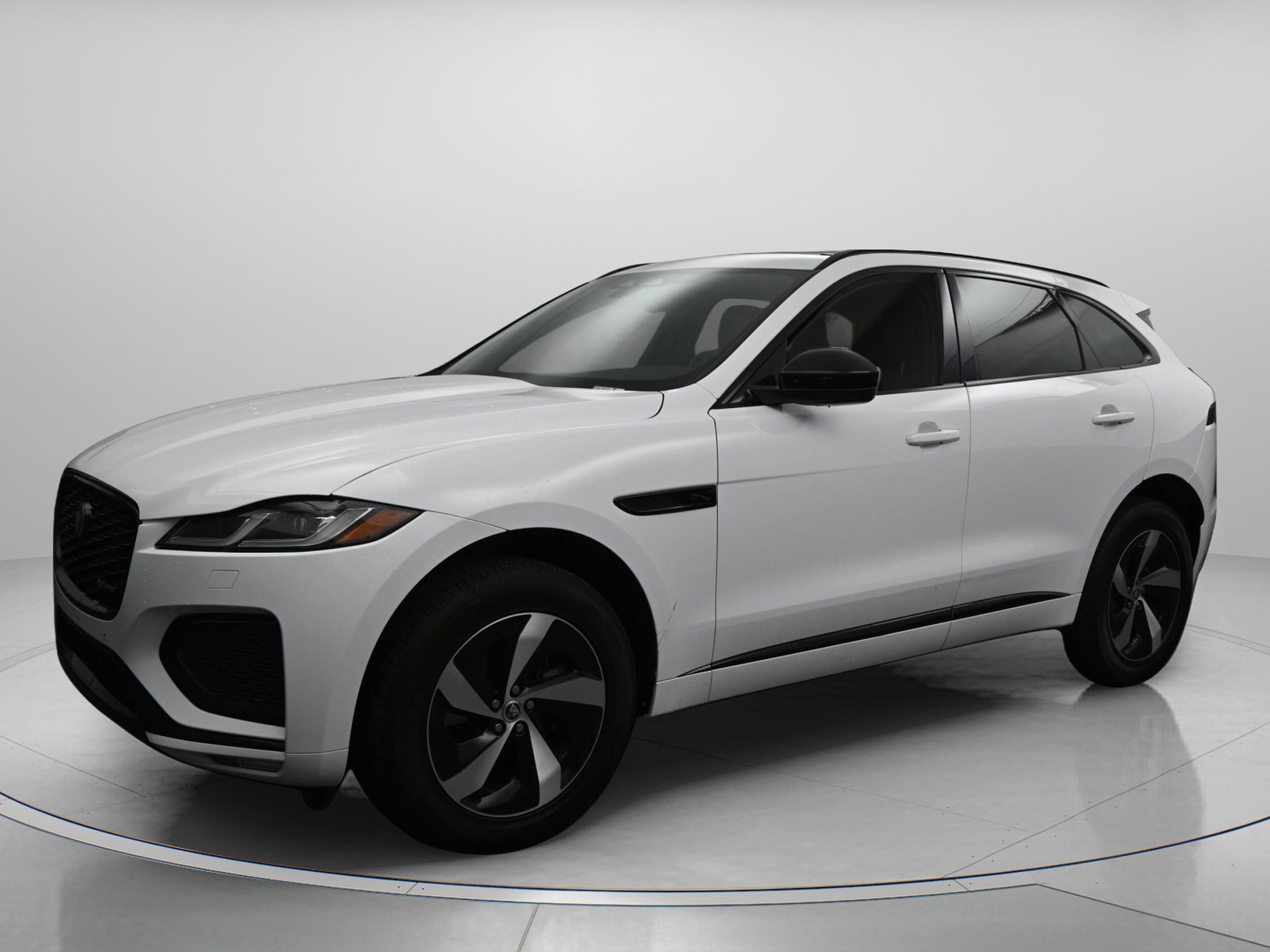 2024 Jaguar F-PACE R-Dynamic S P250 photo 3