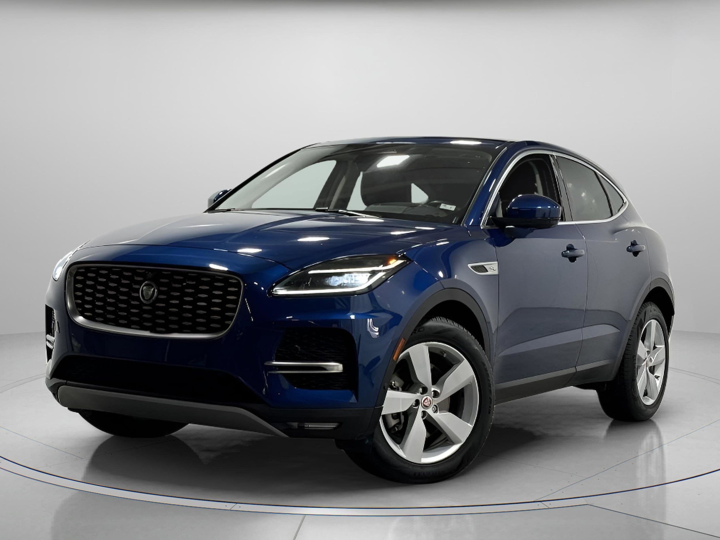 2021 Jaguar E-Pace SE's photo