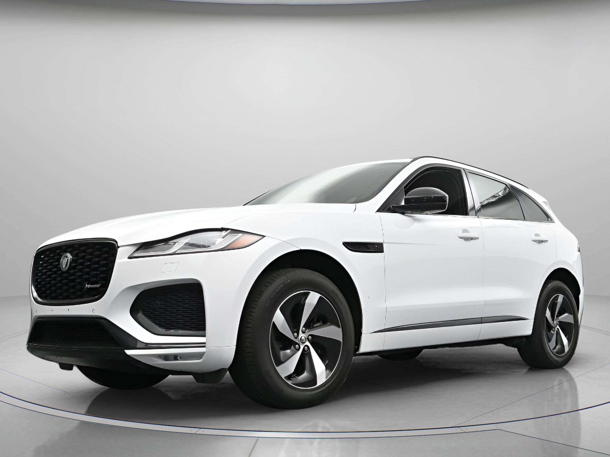 2024 Jaguar F-PACE R-Dynamic S P250 photo 2
