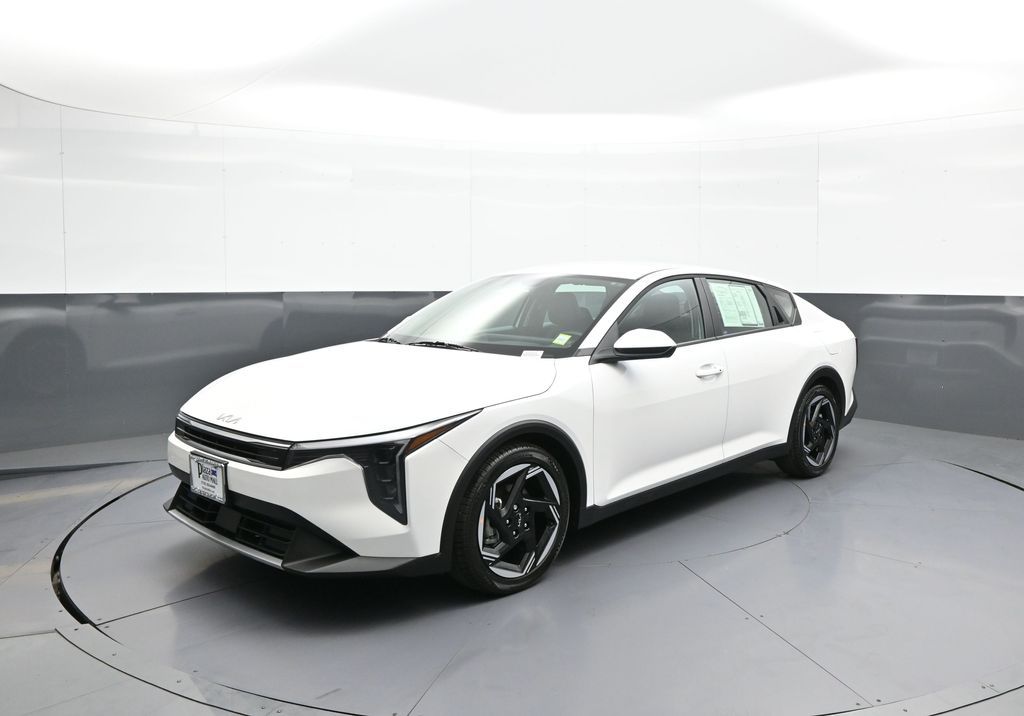 2025 Kia K4 EX AT's photo