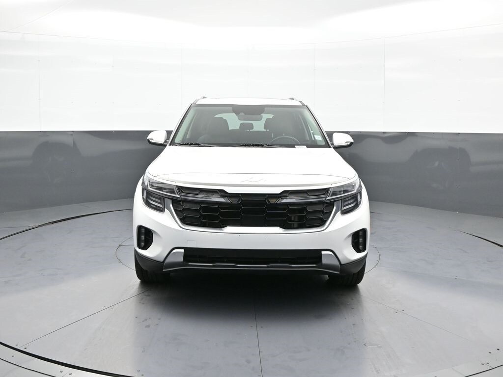 2024 Kia Seltos SX photo 2