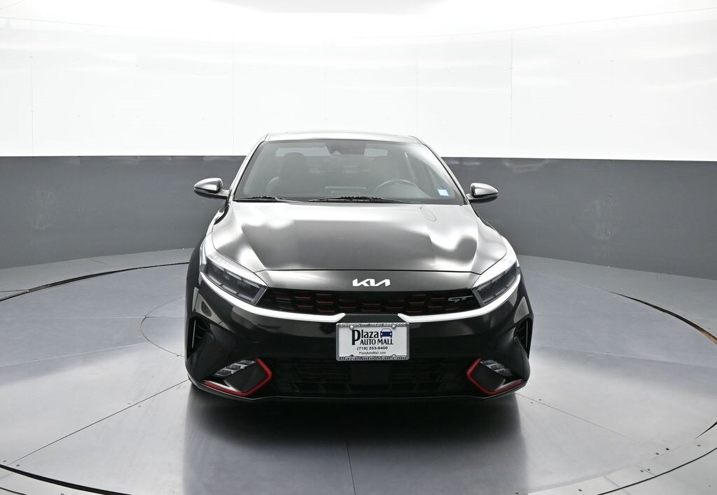 2023 Kia Forte GT photo 2