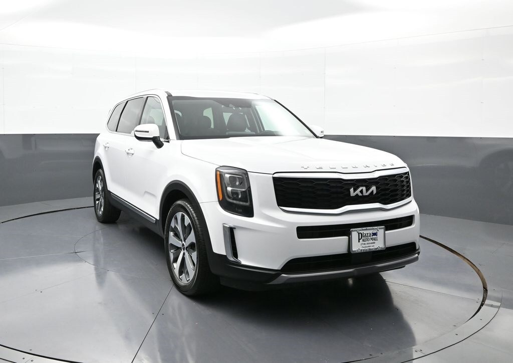2022 Kia Telluride EX photo 3