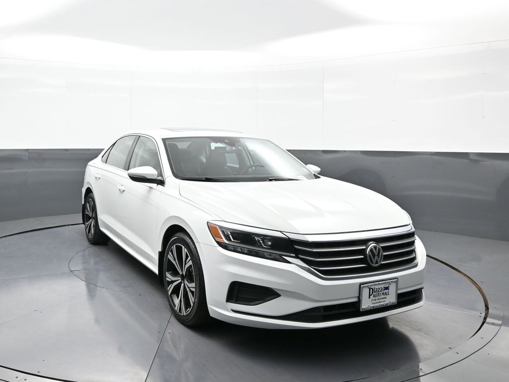 2021 Volkswagen Passat 2.0T SE photo 3