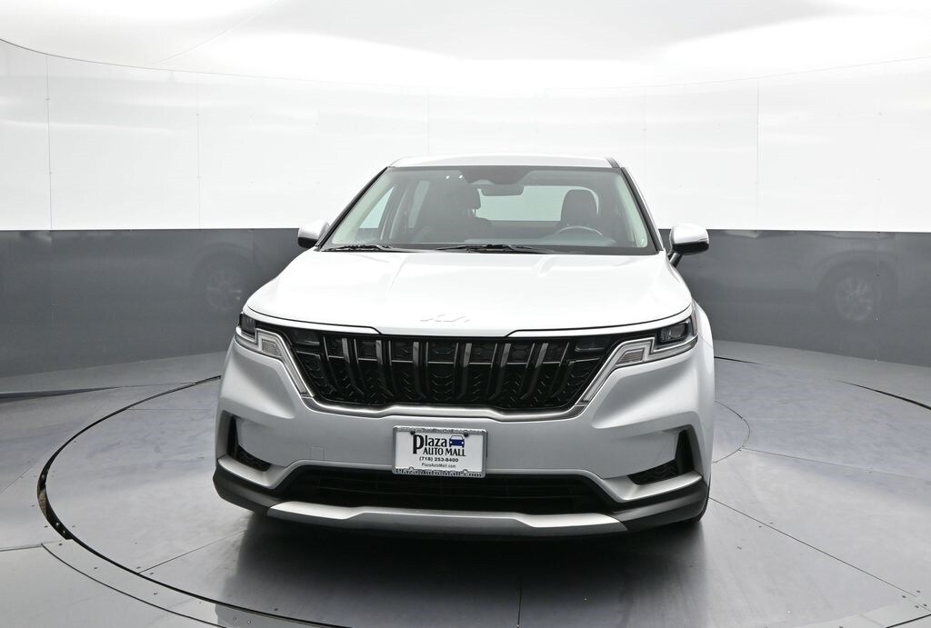 2023 Kia Carnival LX photo 2