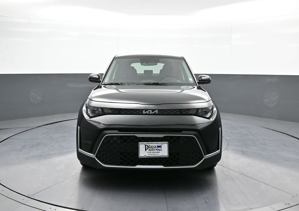 2023 Kia Soul LX photo 2