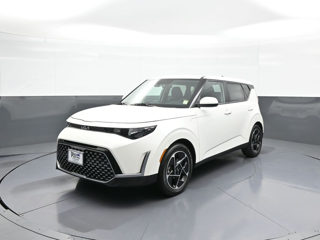 2023 Kia Soul 2.0L EX 6 IVT's photo
