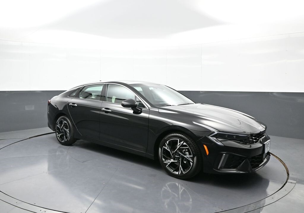2025 Kia K5 GT-Line photo 4