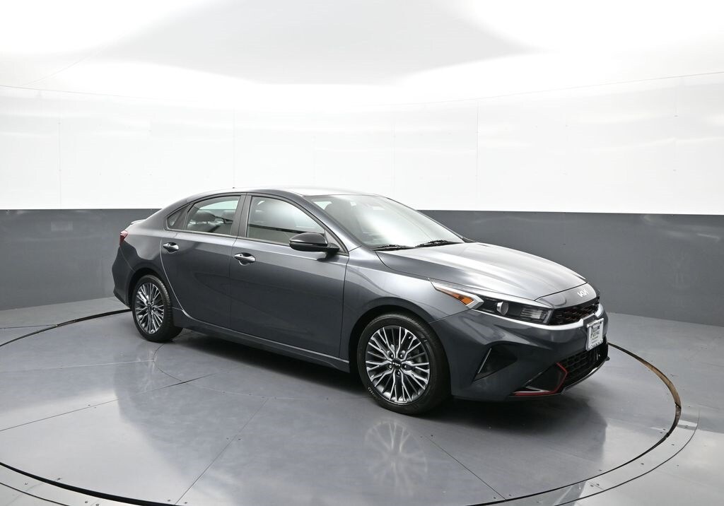2023 Kia Forte GT-Line photo 4