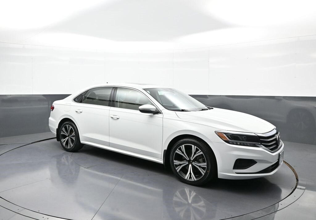 2021 Volkswagen Passat 2.0T SE photo 4