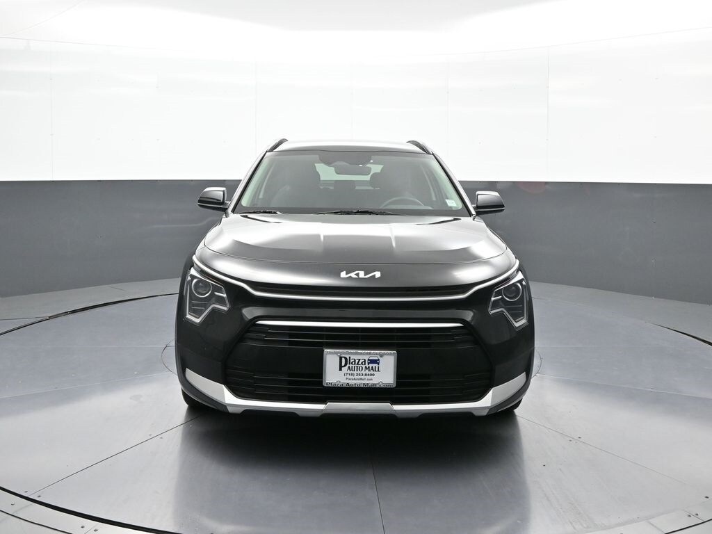 2024 Kia Niro LX photo 2