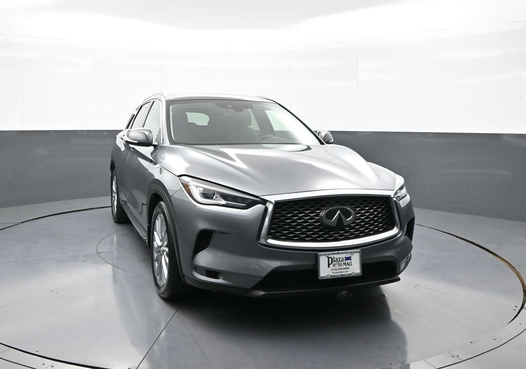 2023 Infiniti QX50 Luxe photo 3