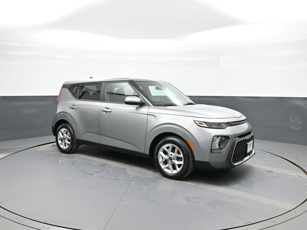 Certified 2022 Kia Soul LX Hatchback