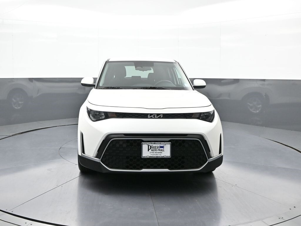 2023 Kia Soul S photo 2