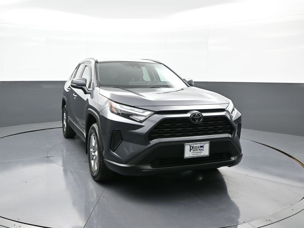 2025 Toyota RAV4 Hybrid XLE photo 2
