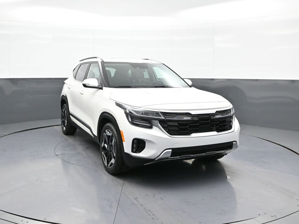 2024 Kia Seltos SX photo 3