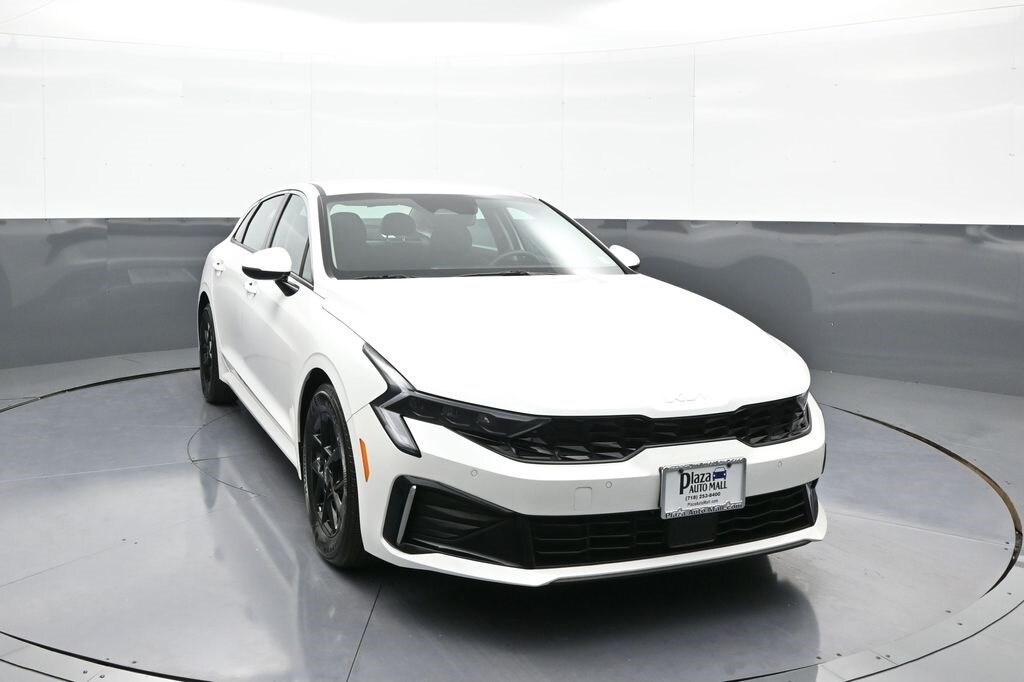 2025 Kia K5 LXS photo 3