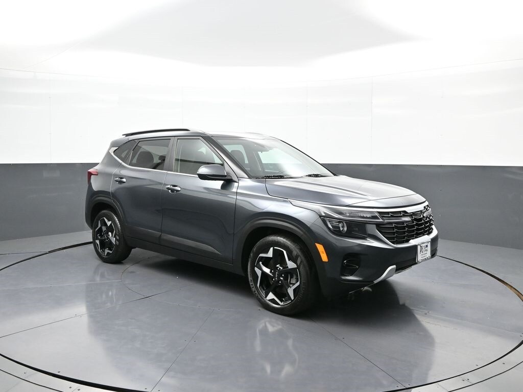 2024 Kia Seltos EX photo 2