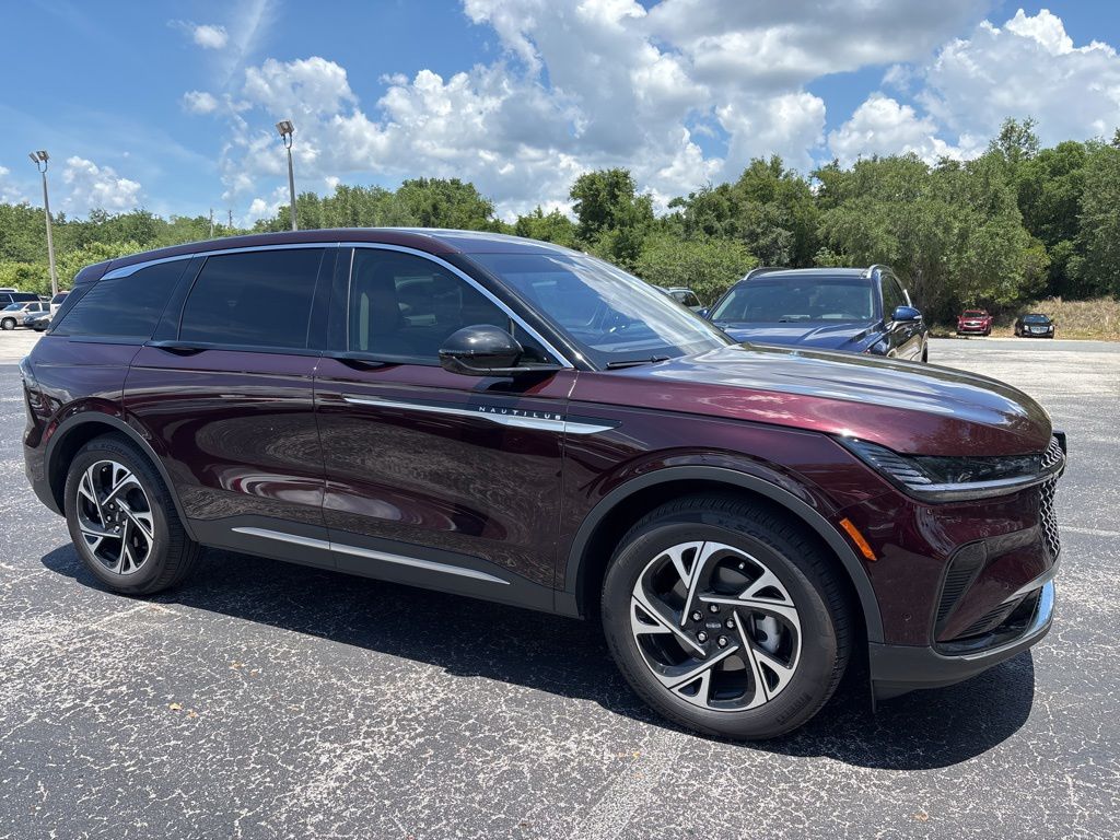 2024 Lincoln Nautilus Premiere AWD's photo