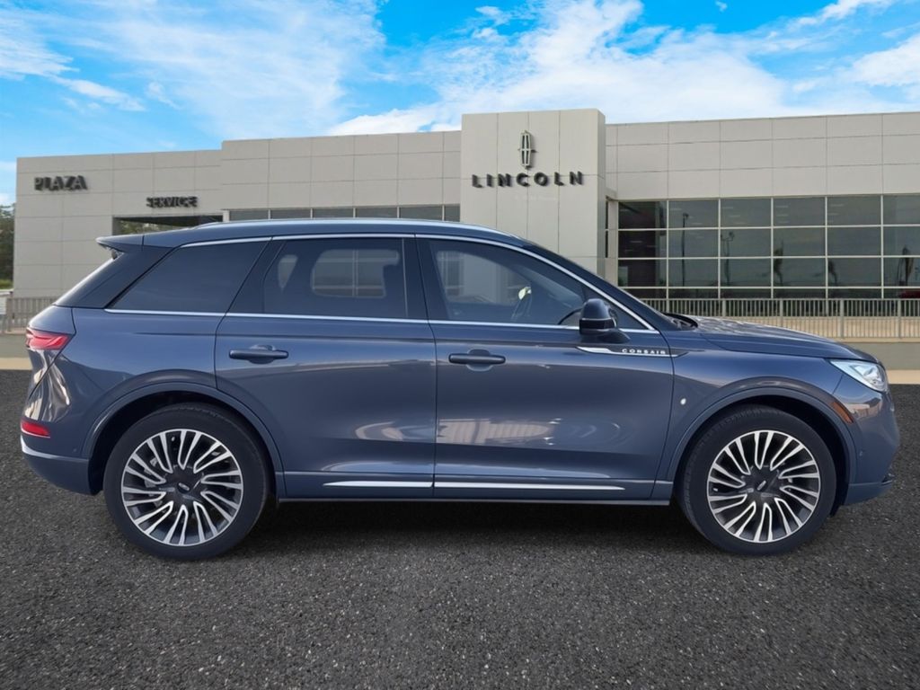 2022 Lincoln Corsair Reserve photo 2