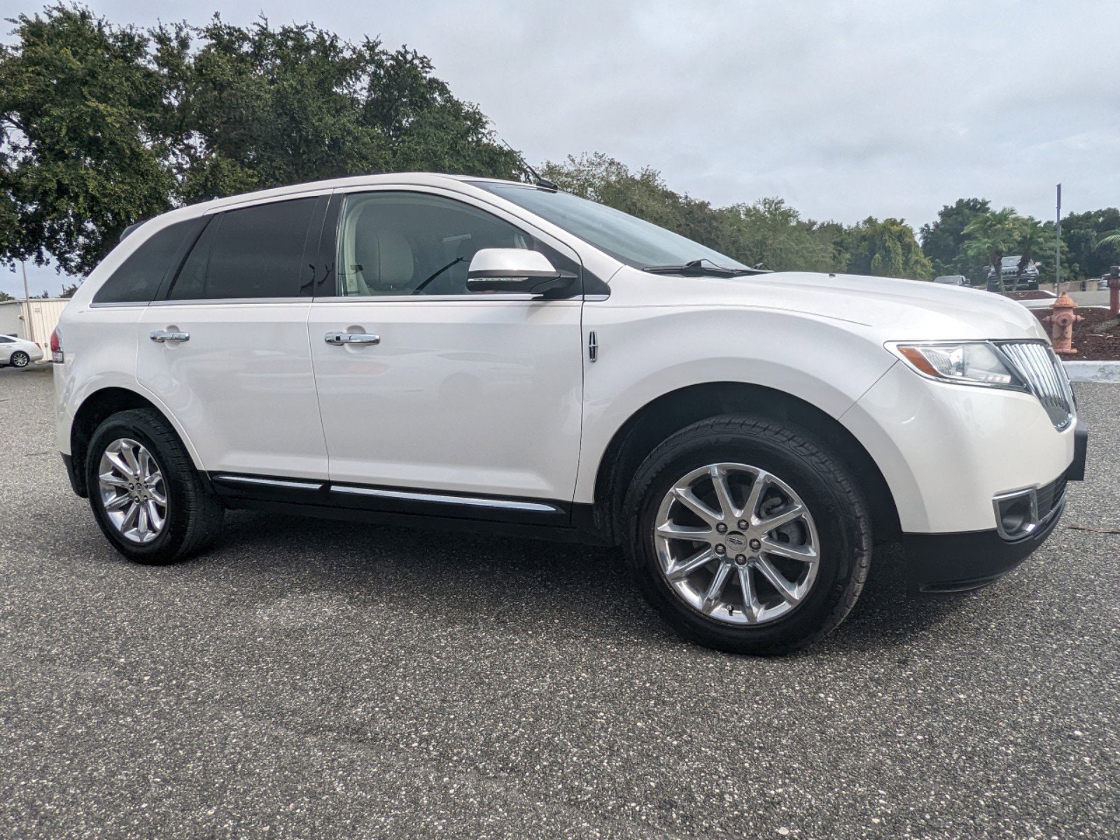 Used 2013 Lincoln MKX Base with VIN 2LMDJ6JK2DBL47495 for sale in Leesburg, FL