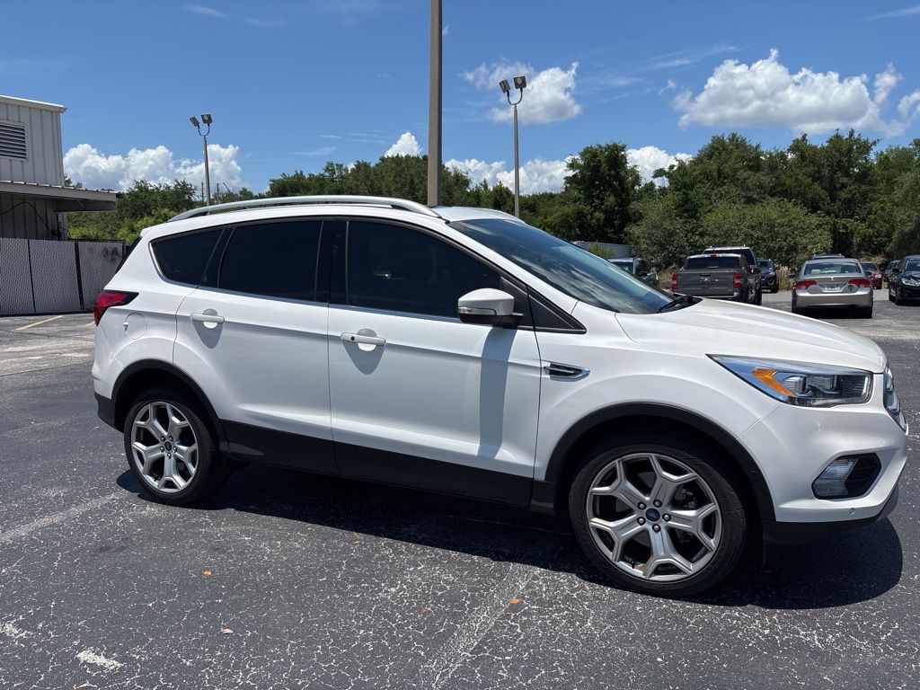 2019 Ford Escape Titanium's photo