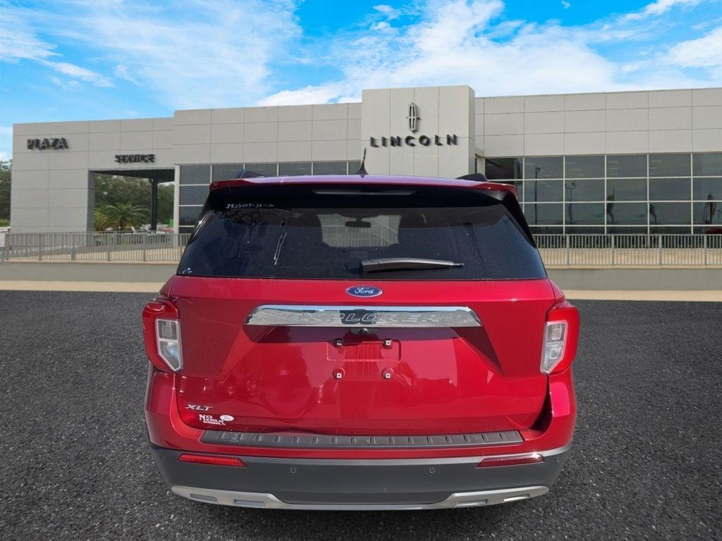 2023 Ford Explorer XLT photo 4